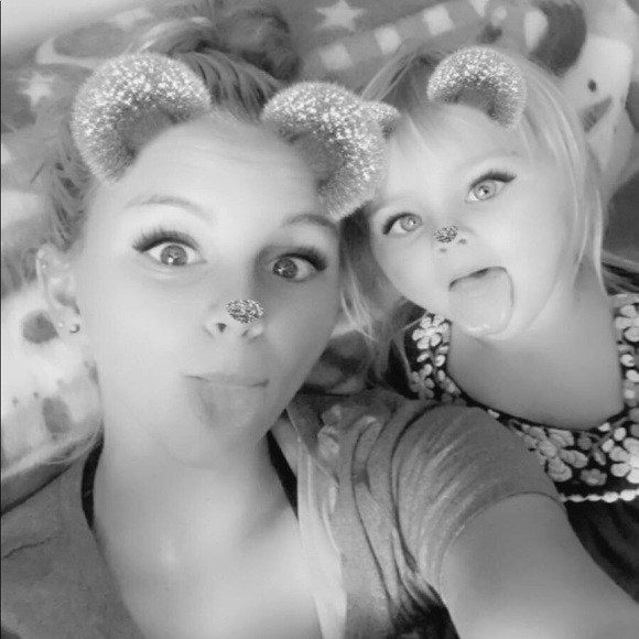 Meet your Posher, Breanna - Picture 1 of 1